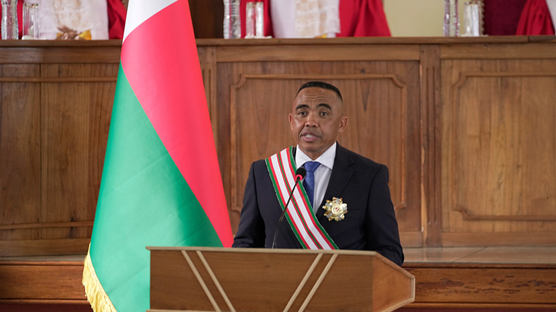 Madagascar_s_Military_Chief_Sworn_In_as_Interim_President - News for amigos, by amigos Madagascar_s_Military_Chief_Sworn_In_as_Interim_President