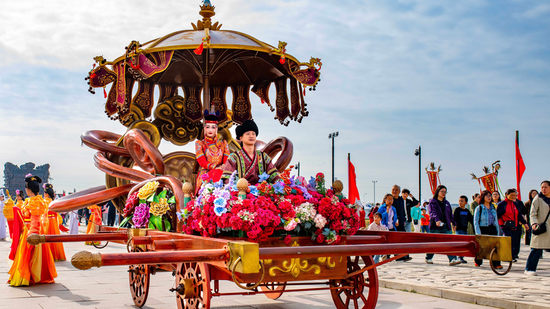 Ordos Park’s Cultural Fest Lights Up Inner Mongolia Holidays Ordos_Park_s_Cultural_Fest_Lights_Up_Inner_Mongolia_Holidays