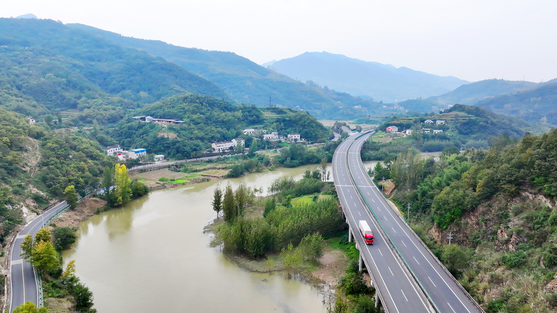 Rural_Roads_Pave_Path_to_a_Happier_Life_in_the_Chinese_Mainland - News for amigos, by amigos Rural_Roads_Pave_Path_to_a_Happier_Life_in_the_Chinese_Mainland