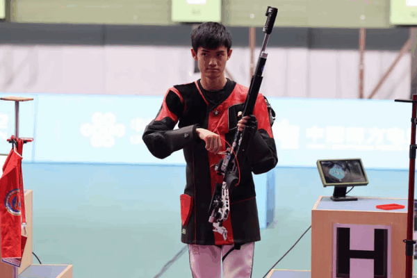 Sheng_Lihao_Tops_10m_Air_Rifle_at_15th_National_Games