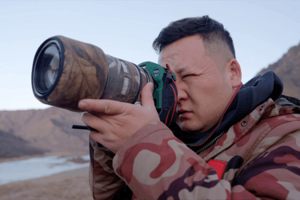 Snow Leopards Make a Comeback in Xinjiang: Photography Duo & Local Conservation Unite Snow_Leopards_Make_a_Comeback_in_Xinjiang__Photography_Duo___Local_Conservation_Unite video poster