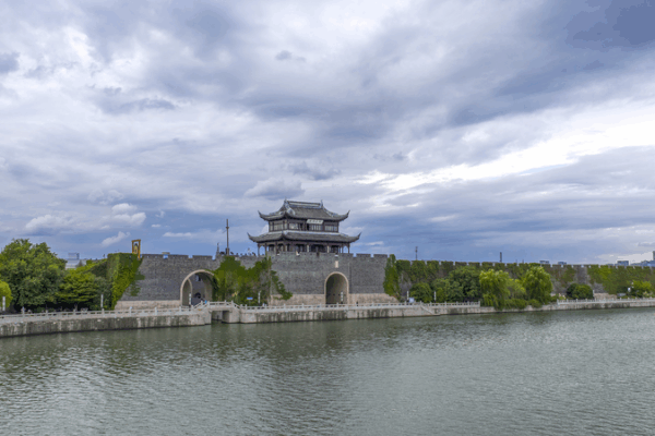 Suzhou Uncovered: Where Ancient Gusu Meets Modern Tech Suzhou_Uncovered__Where_Ancient_Gusu_Meets_Modern_Tech video poster