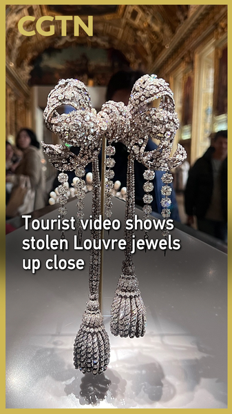 Tourist Video Reveals Louvre Jewels Moments Before Dazzling Heist Tourist_Video_Reveals_Louvre_Jewels_Moments_Before_Dazzling_Heist video poster