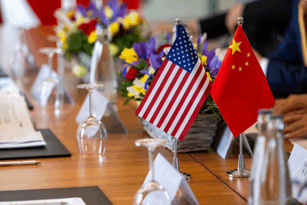 Chips and Rare Earths: US–China Tech Rivalry Enters Strategic Symmetry Chips and Rare Earths: US–China Tech Rivalry Enters Strategic Symmetry
