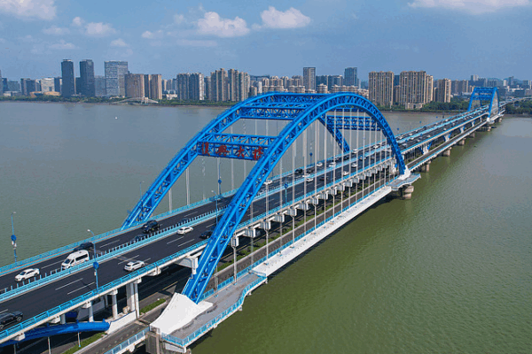 Serene Sights: Hangzhou’s Fuxing Bridge Over the Qiantang River Serene Sights: Hangzhou’s Fuxing Bridge Over the Qiantang River video poster