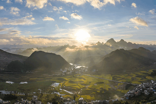 Wanfenglin Scenic Area: SW China’s Jaw-Dropping Karst Forest Wanfenglin_Scenic_Area__SW_China_s_Jaw_Dropping_Karst_Forest video poster
