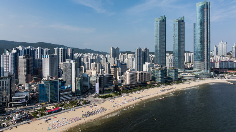 Xi_Jinping_Lands_in_Busan_for_32nd_APEC_Leaders__Meeting
