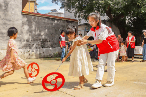 Youth Power: 48K+ Volunteers Energize the Chinese Mainland’s ‘Go West’ Program Youth_Power__48K__Volunteers_Energize_the_Chinese_Mainland_s__Go_West__Program