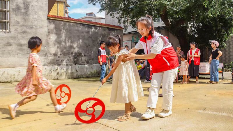 Youth_Power__48K__Volunteers_Energize_the_Chinese_Mainland_s__Go_West__Program