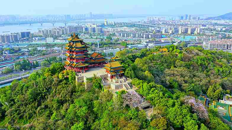 Yuejiang_Tower__Overlooking_Nanjing_s_Stunning_Skyline_poster - News for amigos, by amigos Yuejiang_Tower__Overlooking_Nanjing_s_Stunning_Skyline video poster