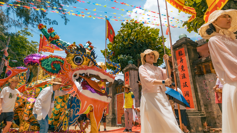 Discover Hainan’s Intangible Heritage: Dragon Boats & More 🐉🌴