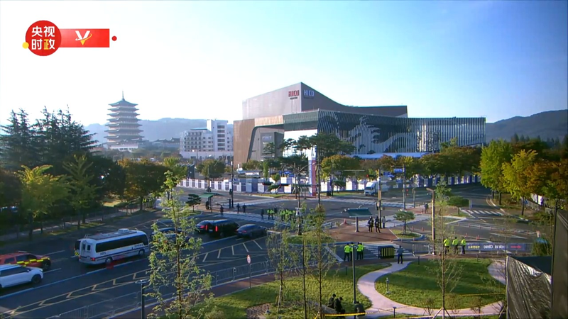 Xi Jinping at APEC Session II in Gyeongju 🎤 video poster