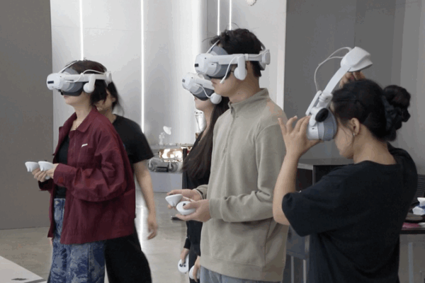 Behind_the_Scenes__APEC_CEOs__Favorite_Tech_Tools video poster