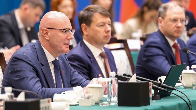 Chinese_Mainland_Vice_Premier_Meets_Russian_Deputy_PM_in_Zhejiang