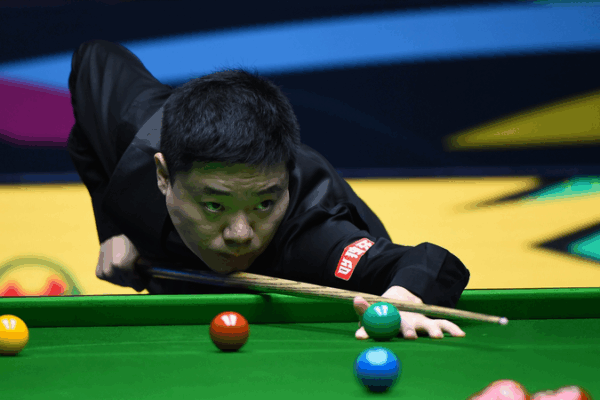 Ding_Junhui_Dominates_Holt_6_1_to_Advance_in_WST_International_Championship