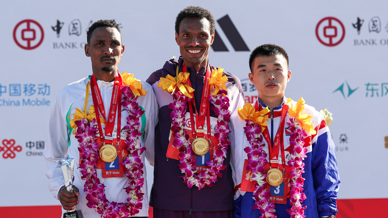 Ethiopian_Runners_Dominate_2025_Beijing_Marathon