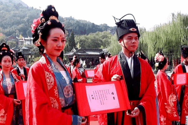 Global Couples Tie the Knot in Grand Hanfu Wedding in Xi’an video poster