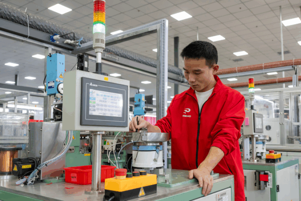 High_Tech_Manufacturing_Powers_7_2__Growth_on_the_Chinese_mainland