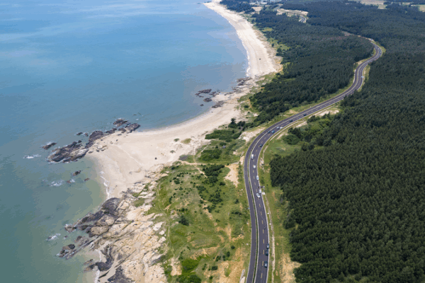 Hit_Hainan_s_988km_Coastal_Road_Trip__Ocean_Views__Culture___Adventure