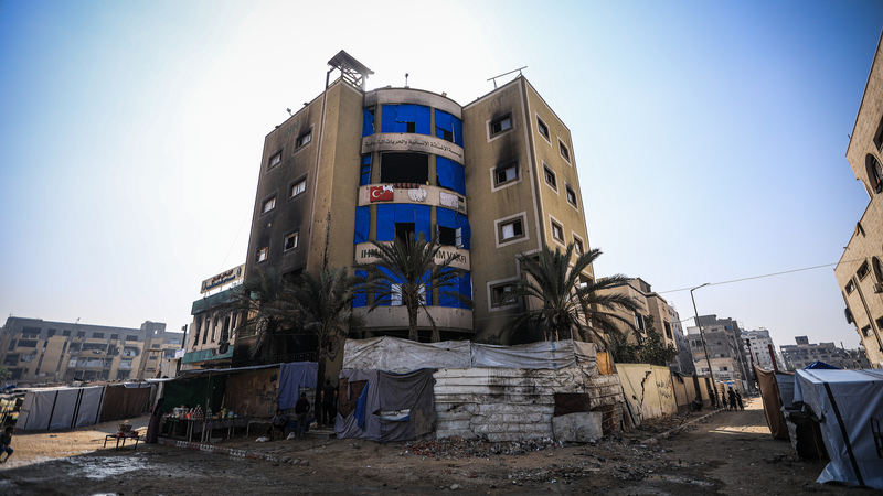 Gaza Truce Faces Aid Crunch and Boundary Dispute, Testing Trump’s Peace Plan