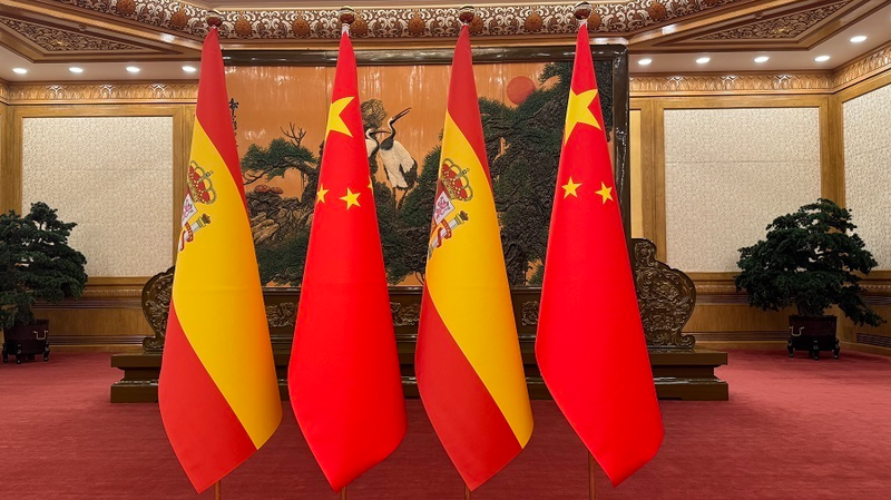 King_Felipe_VI_Meets_Xi_Jinping_in_Beijing_to_Boost_China_Spain_Ties - News for amigos, by amigos King_Felipe_VI_Meets_Xi_Jinping_in_Beijing_to_Boost_China_Spain_Ties