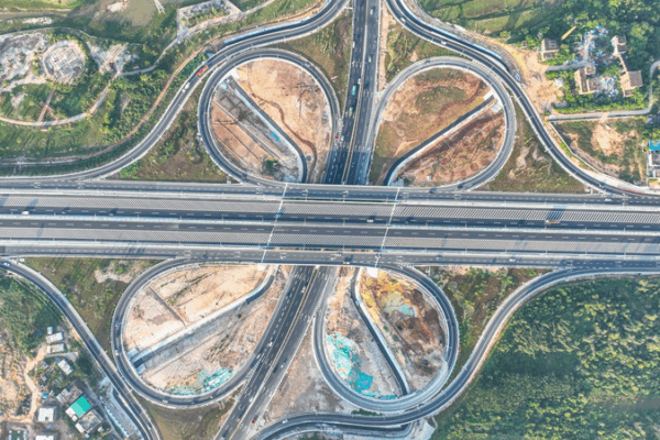 Hainan’s G98 Expressway Debuts 8-Lane Cloverleaf Interchange