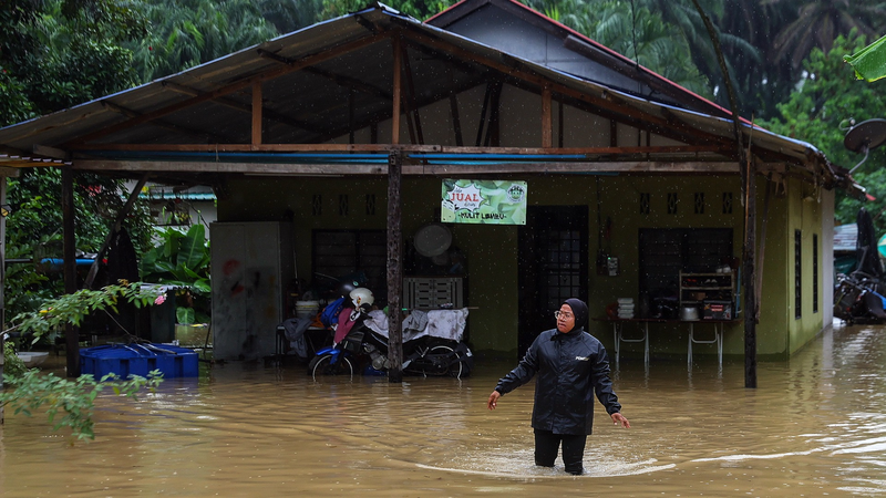 Malaysia_Flood_Evacuations_Top_18_000_as_Monsoon_Rages_On - News for amigos, by amigos Malaysia_Flood_Evacuations_Top_18_000_as_Monsoon_Rages_On
