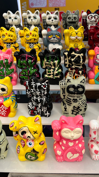 Inside Beijing’s Monster Markets: A Punk Collector’s Paradise video poster