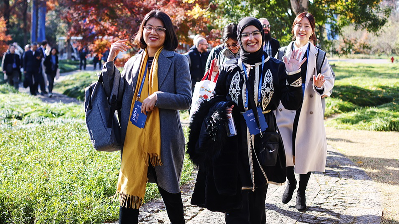 President_Xi_Urges_Young_Sinologists_to_Bridge_China_and_the_World