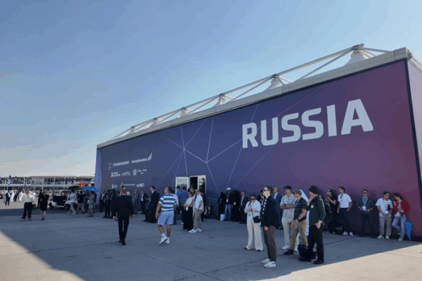 Russia_Showcases_Indigenous_Jets_at_2025_Dubai_Airshow