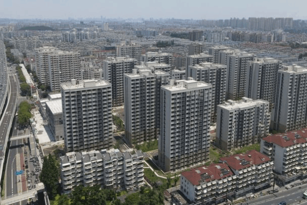 Shanghai_Bids_Farewell_to_Chamber_Pots_in_Major_Urban_Renewal