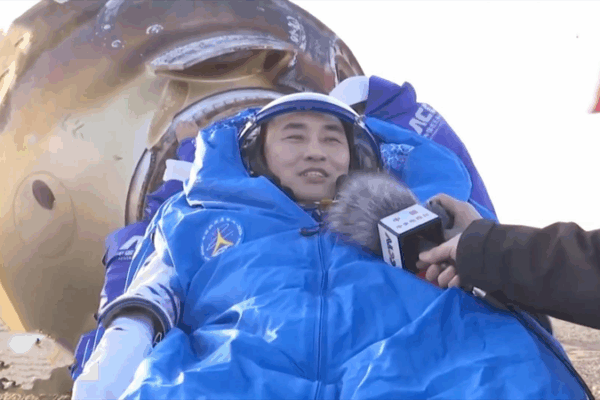 Shenzhou_20_Astronaut_Chen_Zhongrui_Exits_Capsule_After_Friday_Landing video poster