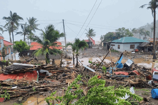 Super_Typhoon_Fung_wong_Makes_Landfall_in_Aurora