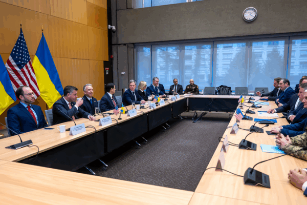 Trump_Envoy_Heads_to_Moscow_as_Ukraine_OKs_28_Point_Peace_Plan