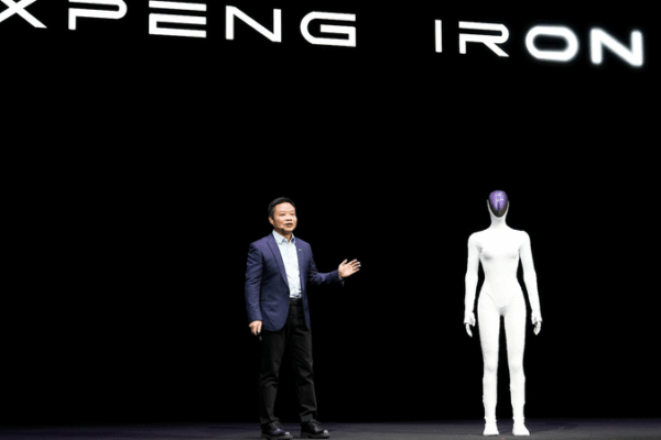 XPENG Unveils Next-Gen IRON Humanoid 🤖 at AI Day 2025