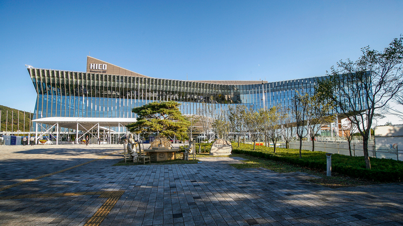 Xi’s APEC Message: Lighting the Path for Asia-Pacific Cooperation