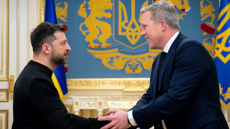 US_Army_Secretary_Pushes_Peace_Plan_in_Kyiv_as_Russia_Seizes_Kupyansk