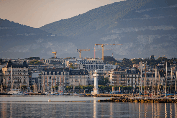 US_and_Ukraine_Meet_in_Geneva_for_28_Point_Peace_Talks video poster