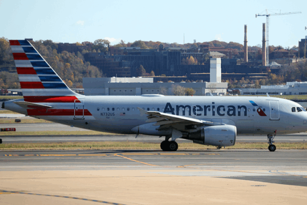 U_S__Travel_Chaos__10__Flight_Cuts_Loom_Amid_Government_Shutdown