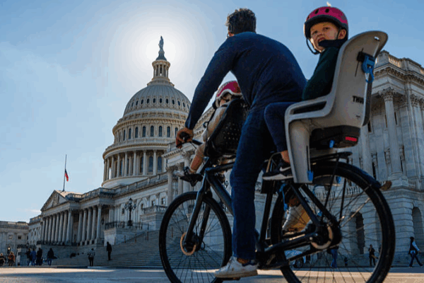 White_House_Sees_Q4_Growth_at_Risk_Amid_Shutdown