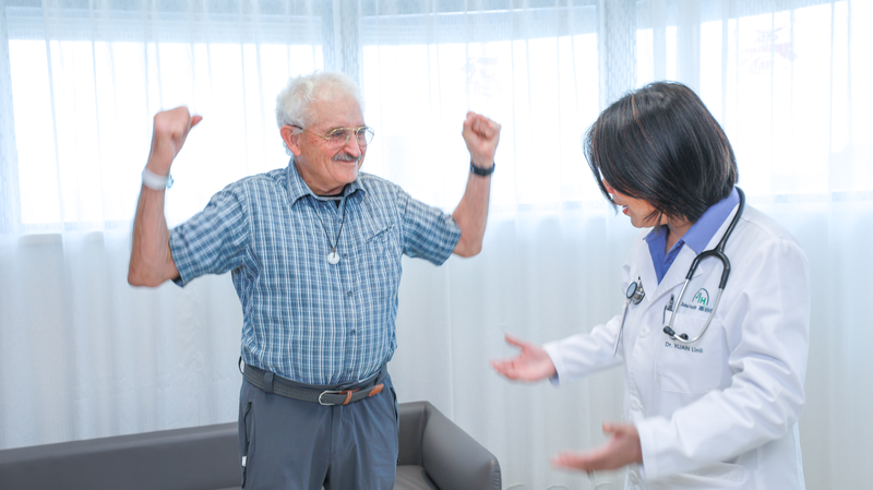 Why_a_78_Year_Old_Doctor_Traveled_9_000_km_for_CAR_T_Therapy - News for amigos, by amigos Why_a_78_Year_Old_Doctor_Traveled_9_000_km_for_CAR_T_Therapy