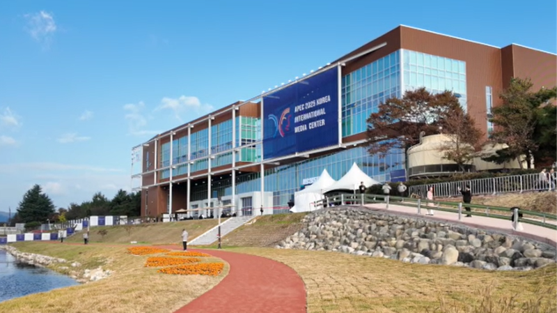 Xi_Jinping_Calls_for_Asia_Pacific_Unity_in_Tech_and_AI_Cooperation - News for amigos, by amigos Xi_Jinping_Calls_for_Asia_Pacific_Unity_in_Tech_and_AI_Cooperation