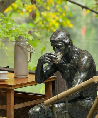 The Thinker Finds Zen: Rodin’s Statue Sips Tea in Chengdu video poster