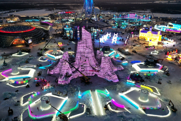 27th_Harbin_Ice___Snow_World_Main_Tower_Tops_Out video poster