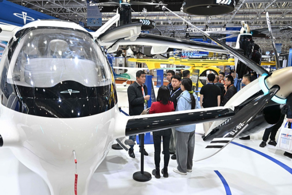 China’s Low-Altitude Future: Pilot Zhang Bo on Next-Gen Aviation