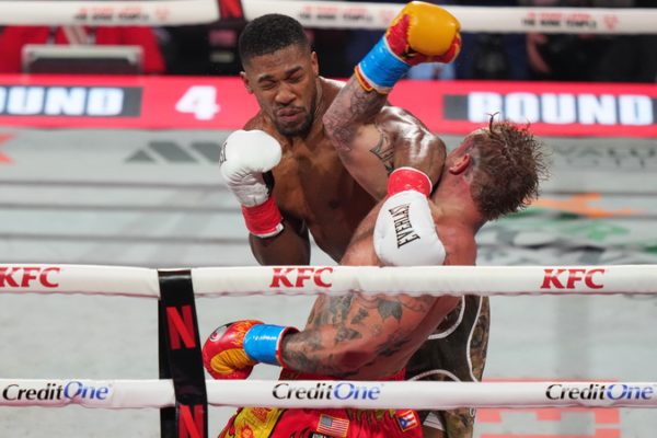 Anthony_Joshua_Floors_Jake_Paul_with_6th_Round_KO_in_Miami
