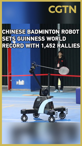 Badminton_Robot_from_Chinese_Mainland_Smashes_1_452_Rally_Guinness_Record video poster