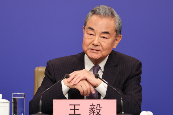 Chinese_Mainland_FM_Calls_for_Ceasefire_in_Cambodia_Thailand_Clashes