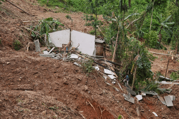 Chinese_mainland_sends_emergency_aid_to_Sri_Lanka_after_Cyclone_Ditwah