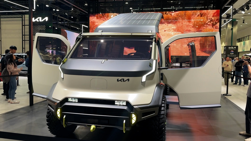 EV_Shift_2025__Chinese_mainland_Zooms_Ahead__US_Hits_the_Brakes - News for amigos, by amigos EV_Shift_2025__Chinese_mainland_Zooms_Ahead__US_Hits_the_Brakes